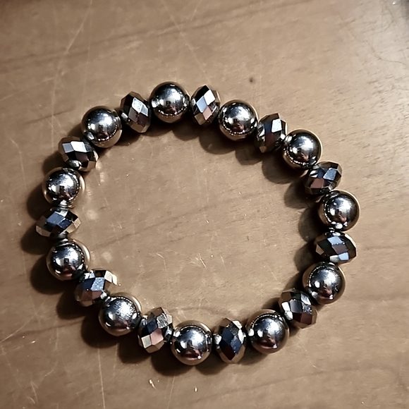 Stainless Steel Beaded bracelet - Picture 2 of 2